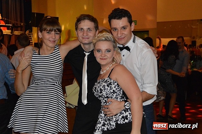 Zdjęcie w galerii na portalu naszraciborz.pl: Szalona zabawa andrzejkowa OSP Pietraszyn wiadomości z regionu