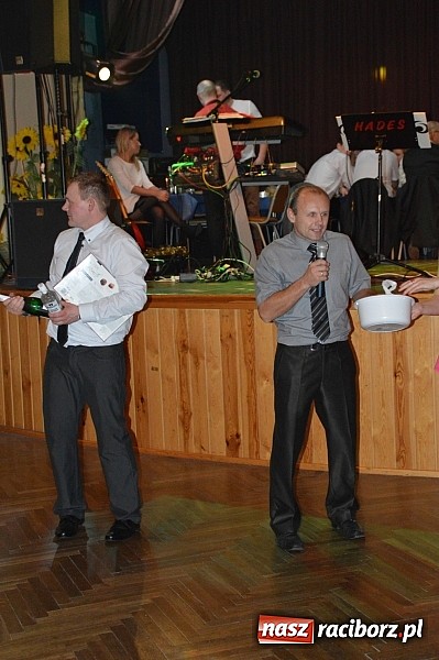 Zdjęcie w galerii na portalu naszraciborz.pl: Szalona zabawa andrzejkowa OSP Pietraszyn wiadomości z regionu