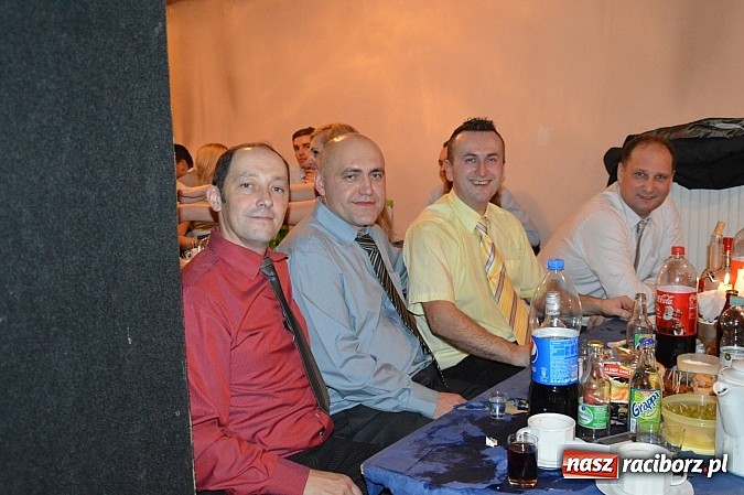 Zdjęcie w galerii na portalu naszraciborz.pl: Szalona zabawa andrzejkowa OSP Pietraszyn wiadomości z regionu