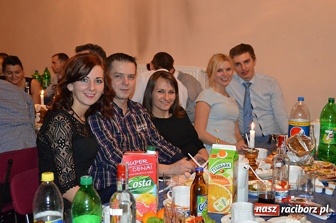 Zdjęcie w galerii na portalu naszraciborz.pl: Szalona zabawa andrzejkowa OSP Pietraszyn wiadomości z regionu