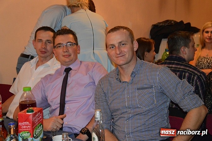 Zdjęcie w galerii na portalu naszraciborz.pl: Szalona zabawa andrzejkowa OSP Pietraszyn wiadomości z regionu