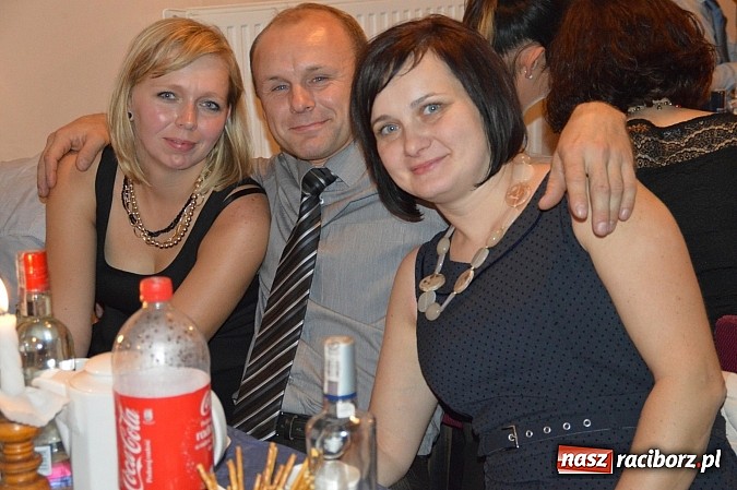 Zdjęcie w galerii na portalu naszraciborz.pl: Szalona zabawa andrzejkowa OSP Pietraszyn wiadomości z regionu