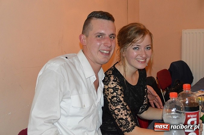 Zdjęcie w galerii na portalu naszraciborz.pl: Szalona zabawa andrzejkowa OSP Pietraszyn wiadomości z regionu