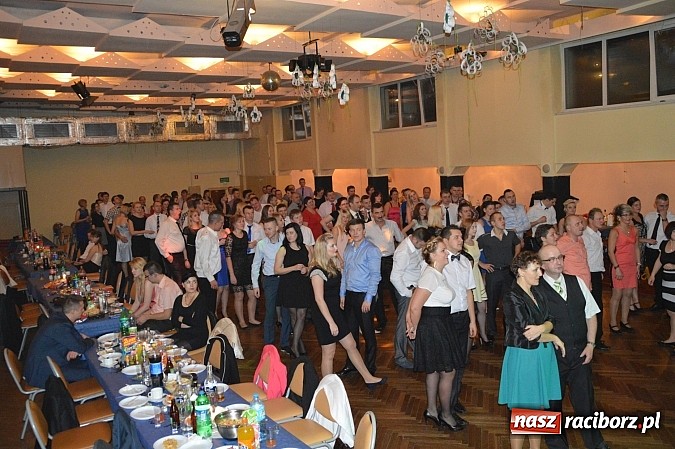 Zdjęcie w galerii na portalu naszraciborz.pl: Szalona zabawa andrzejkowa OSP Pietraszyn wiadomości z regionu