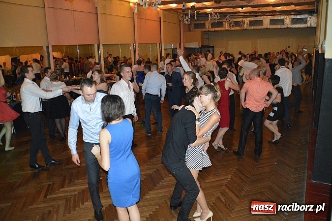 Zdjęcie w galerii na portalu naszraciborz.pl: Szalona zabawa andrzejkowa OSP Pietraszyn wiadomości z regionu