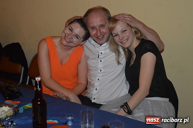 Zdjęcie w galerii na portalu naszraciborz.pl: Szalona zabawa andrzejkowa OSP Pietraszyn wiadomości z regionu