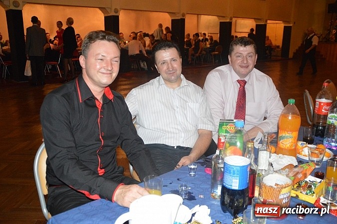 Zdjęcie w galerii na portalu naszraciborz.pl: Szalona zabawa andrzejkowa OSP Pietraszyn wiadomości z regionu