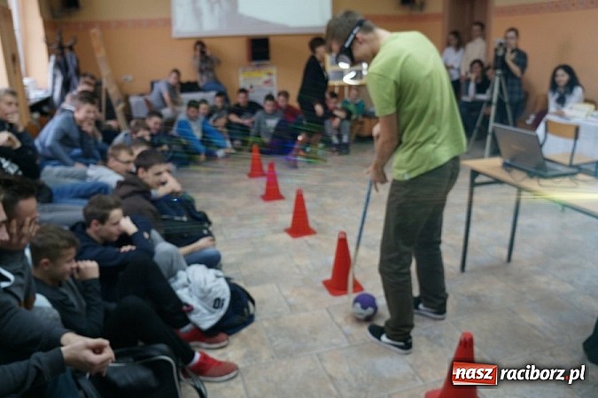 Zdjęcie w galerii na portalu naszraciborz.pl: Tydzień profilaktyki w ZSOMS - uczniowie dostali alkogogle wiadomości z regionu