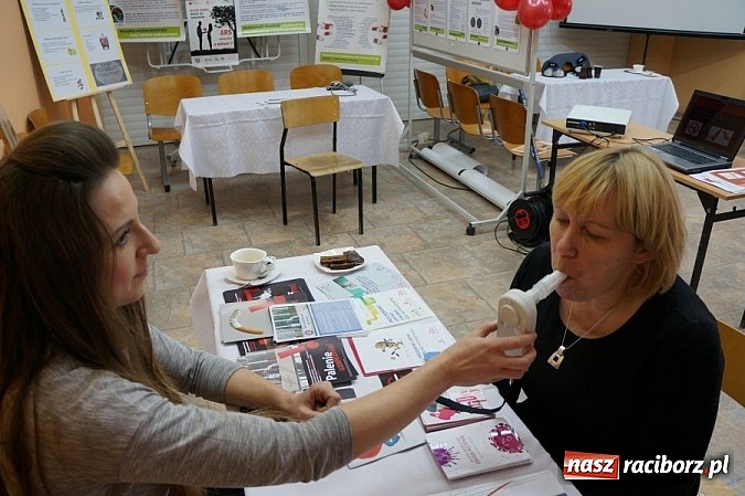 Zdjęcie w galerii na portalu naszraciborz.pl: Tydzień profilaktyki w ZSOMS - uczniowie dostali alkogogle wiadomości z regionu