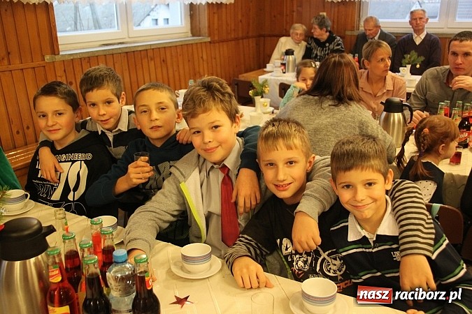 Zdjęcie w galerii na portalu naszraciborz.pl: W Wojnowicach był już św. Mikołaj wiadomości z regionu