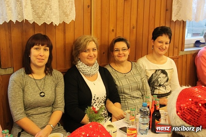 Zdjęcie w galerii na portalu naszraciborz.pl: W Wojnowicach był już św. Mikołaj wiadomości z regionu