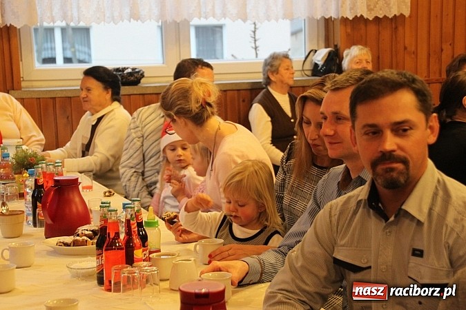 Zdjęcie w galerii na portalu naszraciborz.pl: W Wojnowicach był już św. Mikołaj wiadomości z regionu