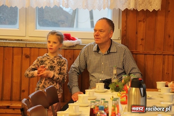 Zdjęcie w galerii na portalu naszraciborz.pl: W Wojnowicach był już św. Mikołaj wiadomości z regionu