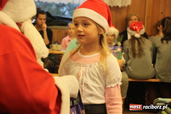 Zdjęcie w galerii na portalu naszraciborz.pl: W Wojnowicach był już św. Mikołaj wiadomości z regionu