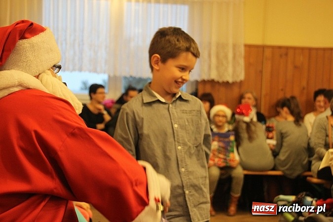 Zdjęcie w galerii na portalu naszraciborz.pl: W Wojnowicach był już św. Mikołaj wiadomości z regionu