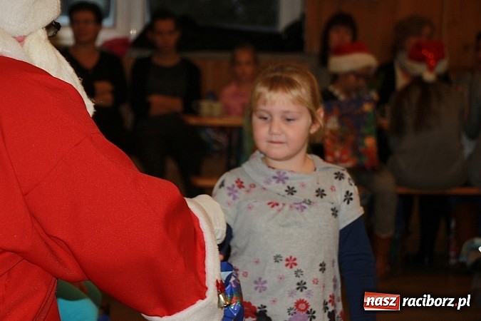 Zdjęcie w galerii na portalu naszraciborz.pl: W Wojnowicach był już św. Mikołaj wiadomości z regionu