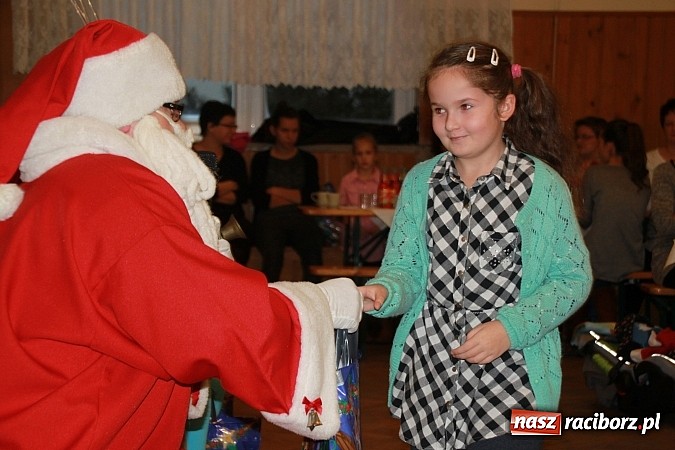 Zdjęcie w galerii na portalu naszraciborz.pl: W Wojnowicach był już św. Mikołaj wiadomości z regionu