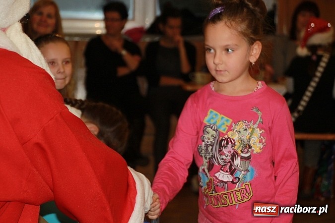 Zdjęcie w galerii na portalu naszraciborz.pl: W Wojnowicach był już św. Mikołaj wiadomości z regionu