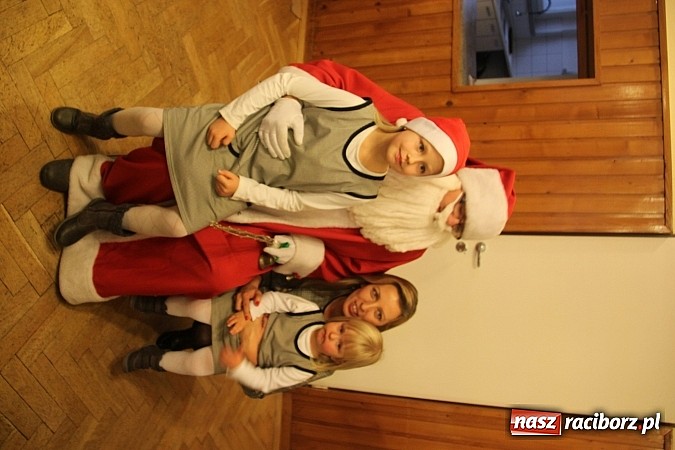 Zdjęcie w galerii na portalu naszraciborz.pl: W Wojnowicach był już św. Mikołaj wiadomości z regionu