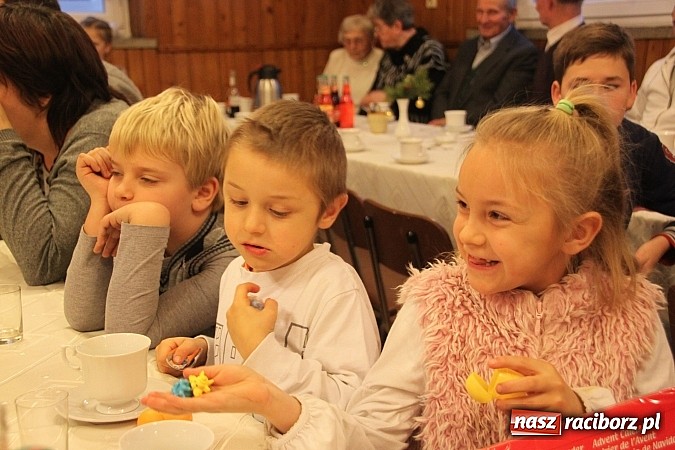 Zdjęcie w galerii na portalu naszraciborz.pl: W Wojnowicach był już św. Mikołaj wiadomości z regionu