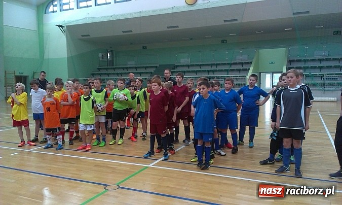 Zdjęcie w galerii na portalu naszraciborz.pl: Powiatowe finały XV edycji turnieju piłki nożnej Z podwórka na stadion o Puchar Tymbarku wiadomości z regionu