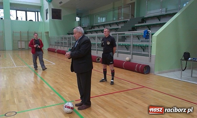 Zdjęcie w galerii na portalu naszraciborz.pl: Powiatowe finały XV edycji turnieju piłki nożnej Z podwórka na stadion o Puchar Tymbarku wiadomości z regionu