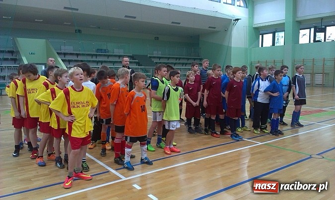 Zdjęcie w galerii na portalu naszraciborz.pl: Powiatowe finały XV edycji turnieju piłki nożnej Z podwórka na stadion o Puchar Tymbarku wiadomości z regionu