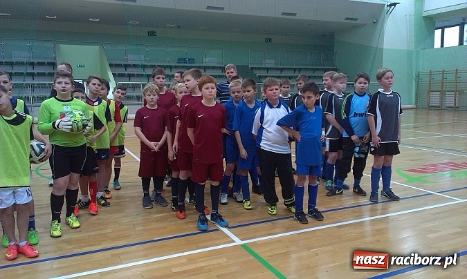 Zdjęcie w galerii na portalu naszraciborz.pl: Powiatowe finały XV edycji turnieju piłki nożnej Z podwórka na stadion o Puchar Tymbarku wiadomości z regionu