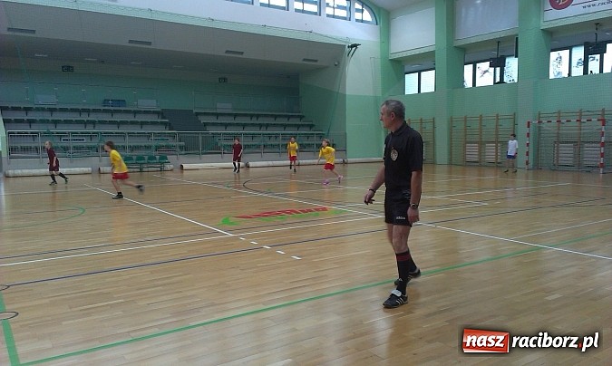 Zdjęcie w galerii na portalu naszraciborz.pl: Powiatowe finały XV edycji turnieju piłki nożnej Z podwórka na stadion o Puchar Tymbarku wiadomości z regionu