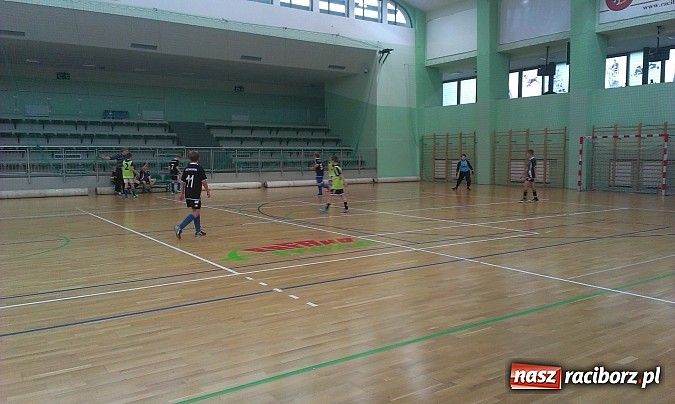 Zdjęcie w galerii na portalu naszraciborz.pl: Powiatowe finały XV edycji turnieju piłki nożnej Z podwórka na stadion o Puchar Tymbarku wiadomości z regionu