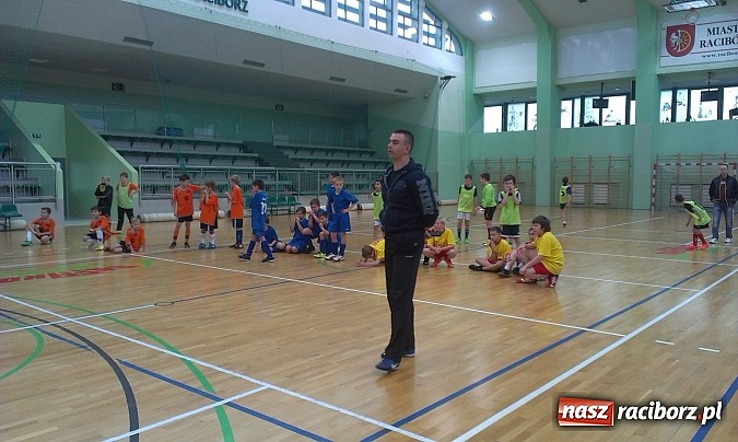 Zdjęcie w galerii na portalu naszraciborz.pl: Powiatowe finały XV edycji turnieju piłki nożnej Z podwórka na stadion o Puchar Tymbarku wiadomości z regionu