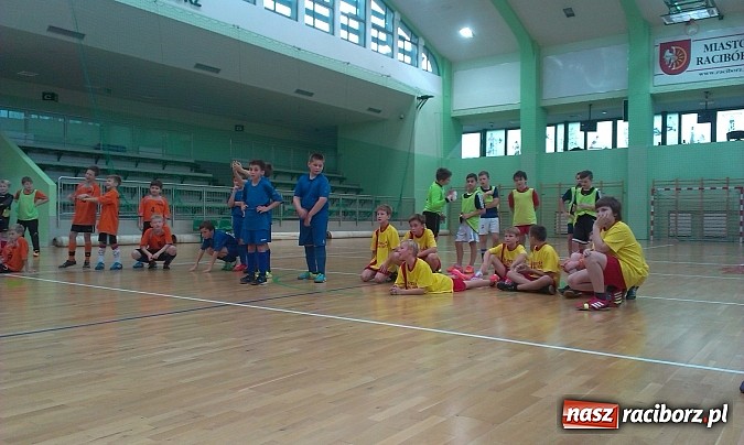 Zdjęcie w galerii na portalu naszraciborz.pl: Powiatowe finały XV edycji turnieju piłki nożnej Z podwórka na stadion o Puchar Tymbarku wiadomości z regionu