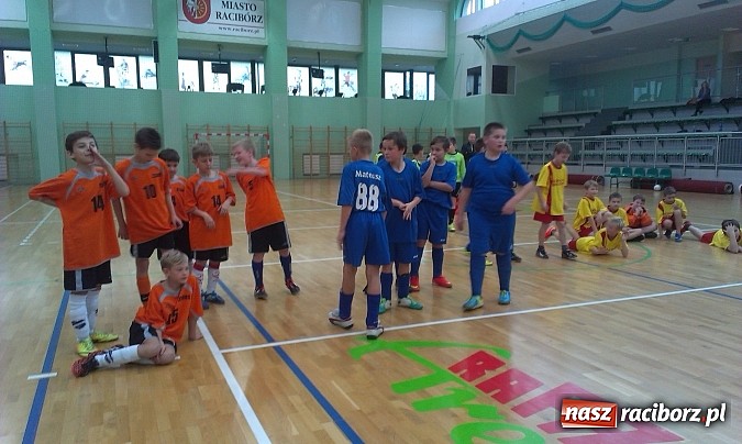 Zdjęcie w galerii na portalu naszraciborz.pl: Powiatowe finały XV edycji turnieju piłki nożnej Z podwórka na stadion o Puchar Tymbarku wiadomości z regionu