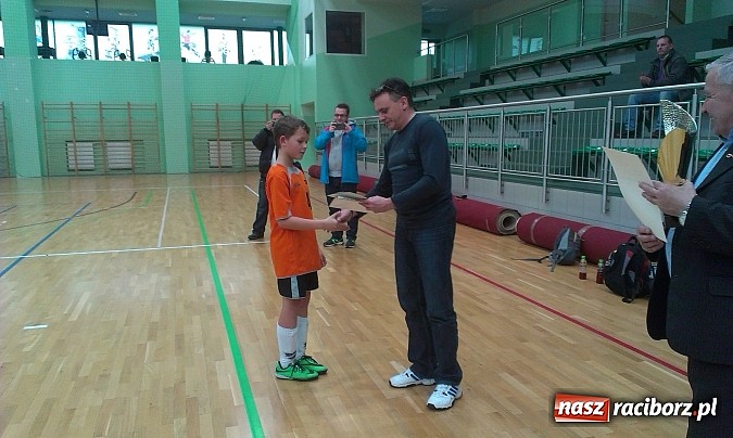 Zdjęcie w galerii na portalu naszraciborz.pl: Powiatowe finały XV edycji turnieju piłki nożnej Z podwórka na stadion o Puchar Tymbarku wiadomości z regionu