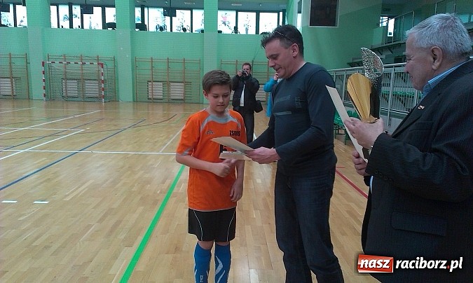 Zdjęcie w galerii na portalu naszraciborz.pl: Powiatowe finały XV edycji turnieju piłki nożnej Z podwórka na stadion o Puchar Tymbarku wiadomości z regionu