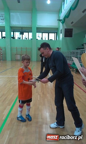 Zdjęcie w galerii na portalu naszraciborz.pl: Powiatowe finały XV edycji turnieju piłki nożnej Z podwórka na stadion o Puchar Tymbarku wiadomości z regionu