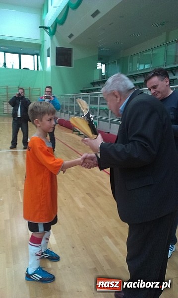 Zdjęcie w galerii na portalu naszraciborz.pl: Powiatowe finały XV edycji turnieju piłki nożnej Z podwórka na stadion o Puchar Tymbarku wiadomości z regionu