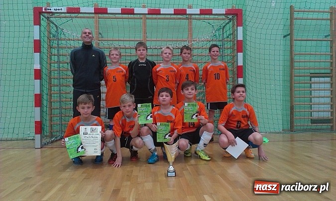 Zdjęcie w galerii na portalu naszraciborz.pl: Powiatowe finały XV edycji turnieju piłki nożnej Z podwórka na stadion o Puchar Tymbarku wiadomości z regionu