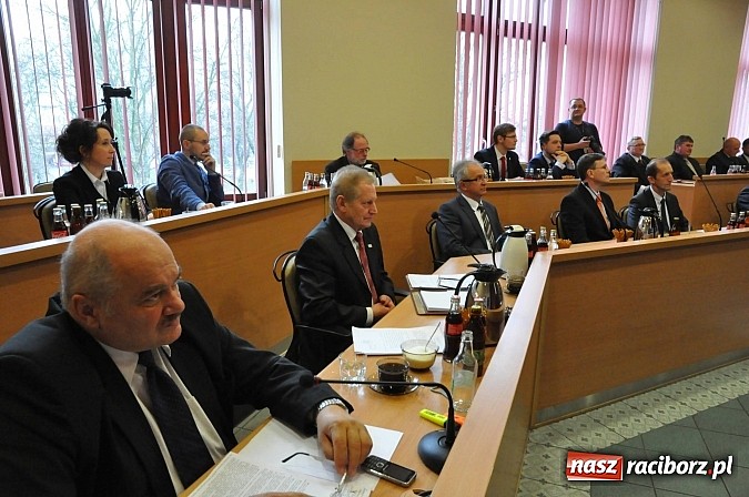 Zdjęcie w galerii na portalu naszraciborz.pl: Pierwsza sesja nowej Rady Miasta. Poznaliśmy radnych funkcyjnych wiadomości z regionu