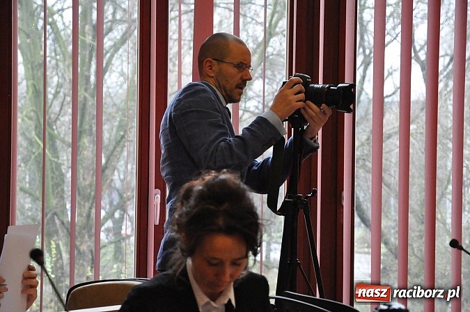 Zdjęcie w galerii na portalu naszraciborz.pl: Pierwsza sesja nowej Rady Miasta. Poznaliśmy radnych funkcyjnych wiadomości z regionu
