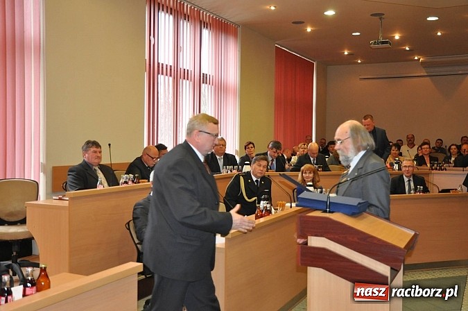 Zdjęcie w galerii na portalu naszraciborz.pl: Pierwsza sesja nowej Rady Miasta. Poznaliśmy radnych funkcyjnych wiadomości z regionu