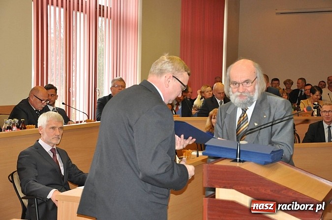 Zdjęcie w galerii na portalu naszraciborz.pl: Pierwsza sesja nowej Rady Miasta. Poznaliśmy radnych funkcyjnych wiadomości z regionu