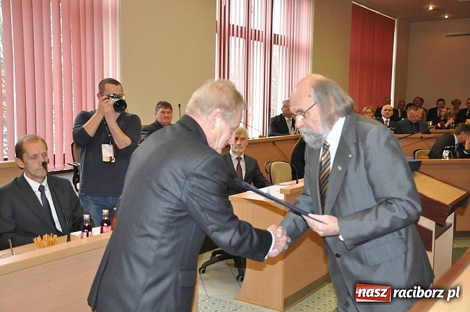 Zdjęcie w galerii na portalu naszraciborz.pl: Pierwsza sesja nowej Rady Miasta. Poznaliśmy radnych funkcyjnych wiadomości z regionu