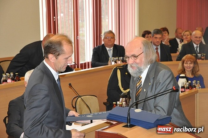 Zdjęcie w galerii na portalu naszraciborz.pl: Pierwsza sesja nowej Rady Miasta. Poznaliśmy radnych funkcyjnych wiadomości z regionu