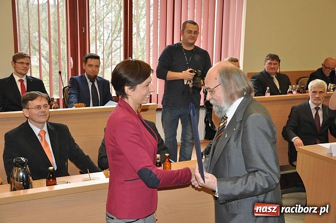 Zdjęcie w galerii na portalu naszraciborz.pl: Pierwsza sesja nowej Rady Miasta. Poznaliśmy radnych funkcyjnych wiadomości z regionu