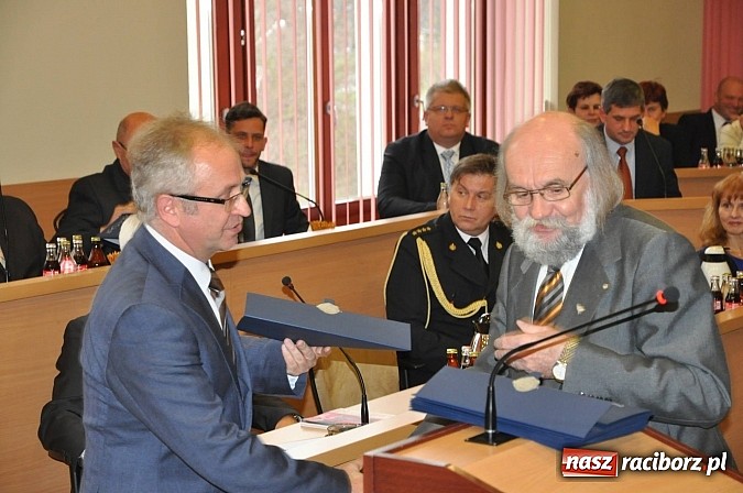 Zdjęcie w galerii na portalu naszraciborz.pl: Pierwsza sesja nowej Rady Miasta. Poznaliśmy radnych funkcyjnych wiadomości z regionu