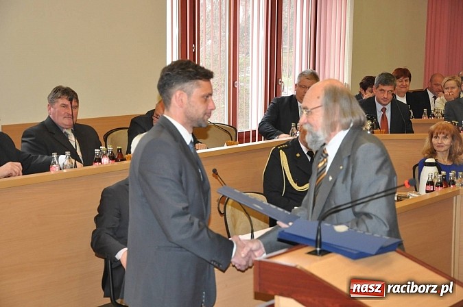 Zdjęcie w galerii na portalu naszraciborz.pl: Pierwsza sesja nowej Rady Miasta. Poznaliśmy radnych funkcyjnych wiadomości z regionu