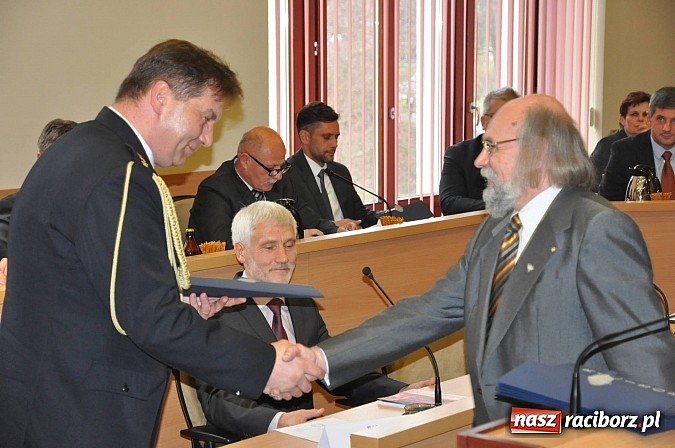 Zdjęcie w galerii na portalu naszraciborz.pl: Pierwsza sesja nowej Rady Miasta. Poznaliśmy radnych funkcyjnych wiadomości z regionu