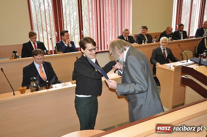 Zdjęcie w galerii na portalu naszraciborz.pl: Pierwsza sesja nowej Rady Miasta. Poznaliśmy radnych funkcyjnych wiadomości z regionu