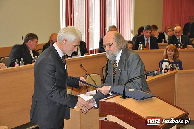 Zdjęcie w galerii na portalu naszraciborz.pl: Pierwsza sesja nowej Rady Miasta. Poznaliśmy radnych funkcyjnych wiadomości z regionu